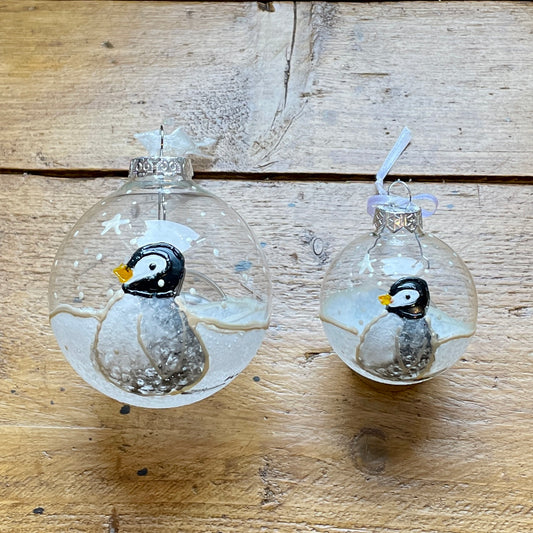 Penguin (side facing)~ Large glass bauble