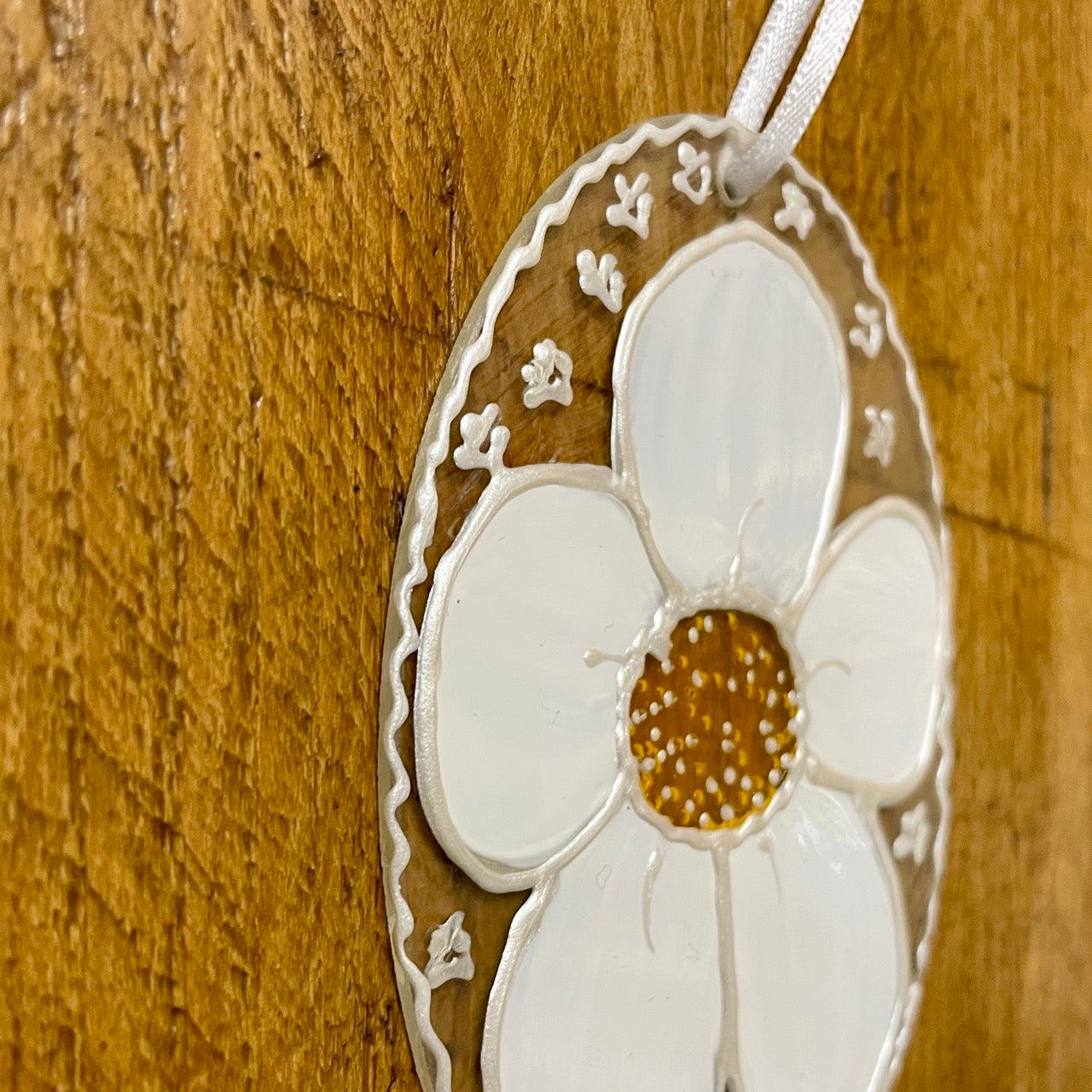 Daisy~ Oval suncatcher
