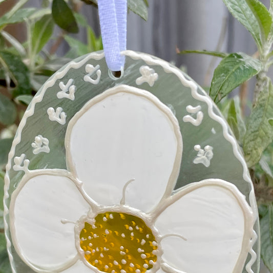 Daisy~ Oval suncatcher