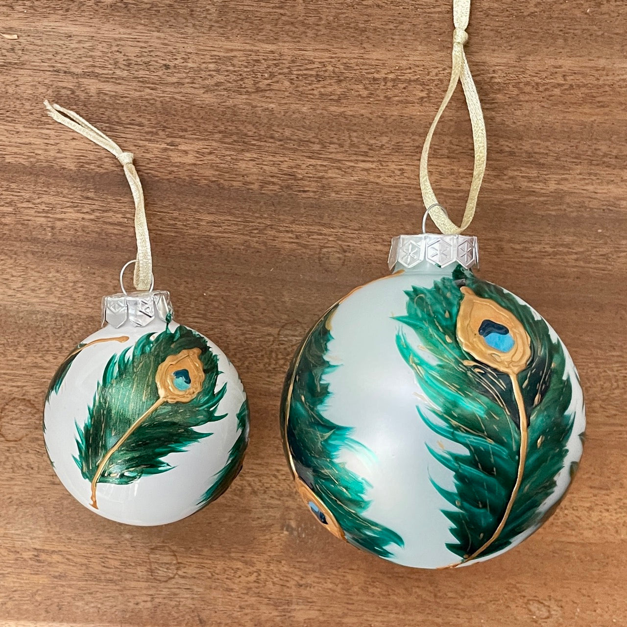 Peacock feathers~ Glass bauble