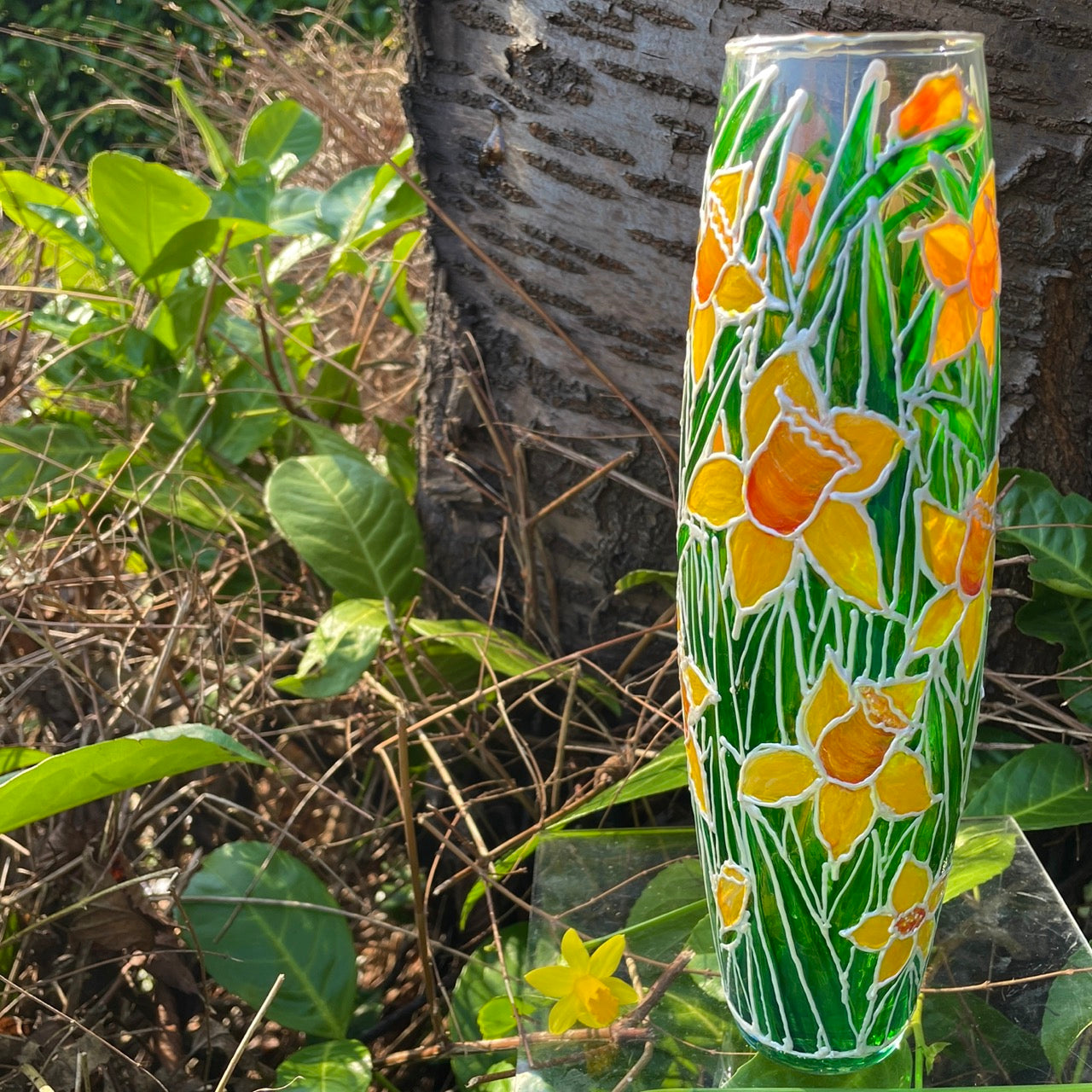Daffodil field~ Vase
