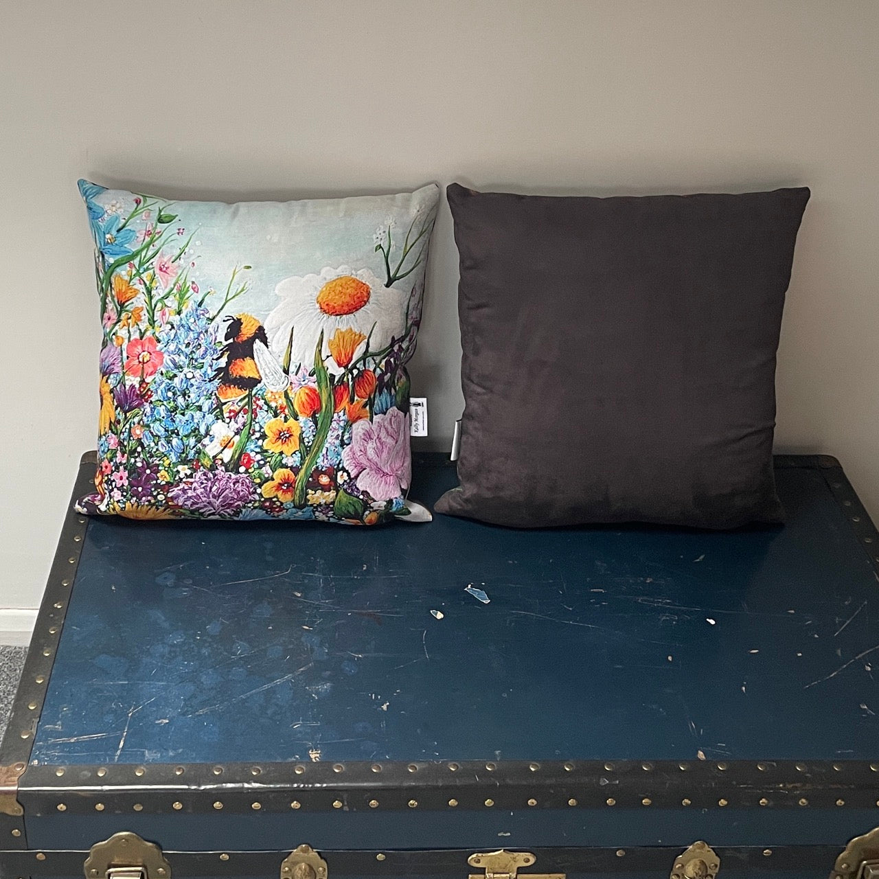 Bee colourful~ Cushion