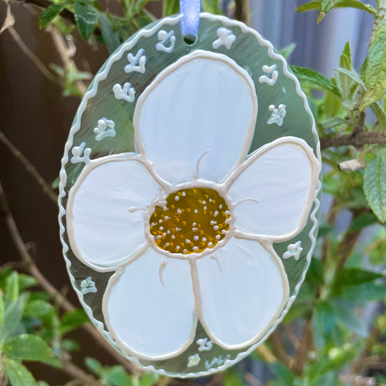 Daisy~ Oval suncatcher