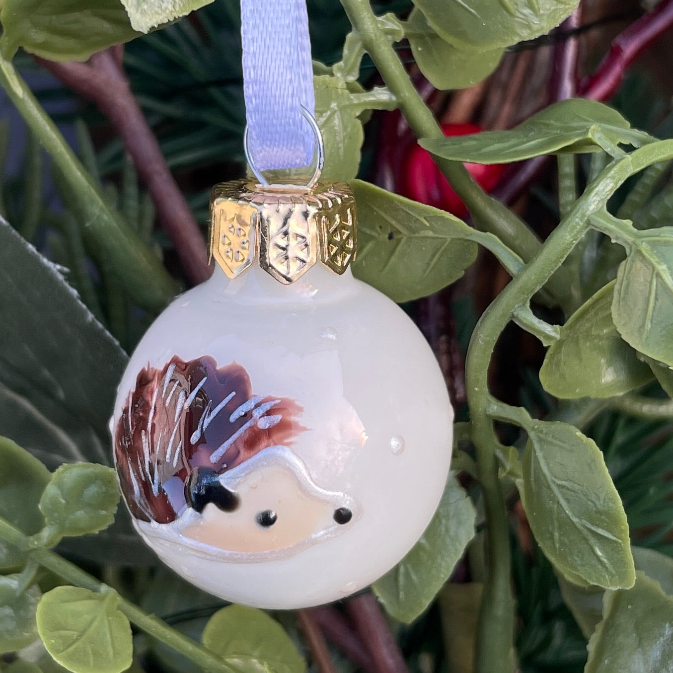 Hedgehog in snow~ Diddy shiny glass bauble