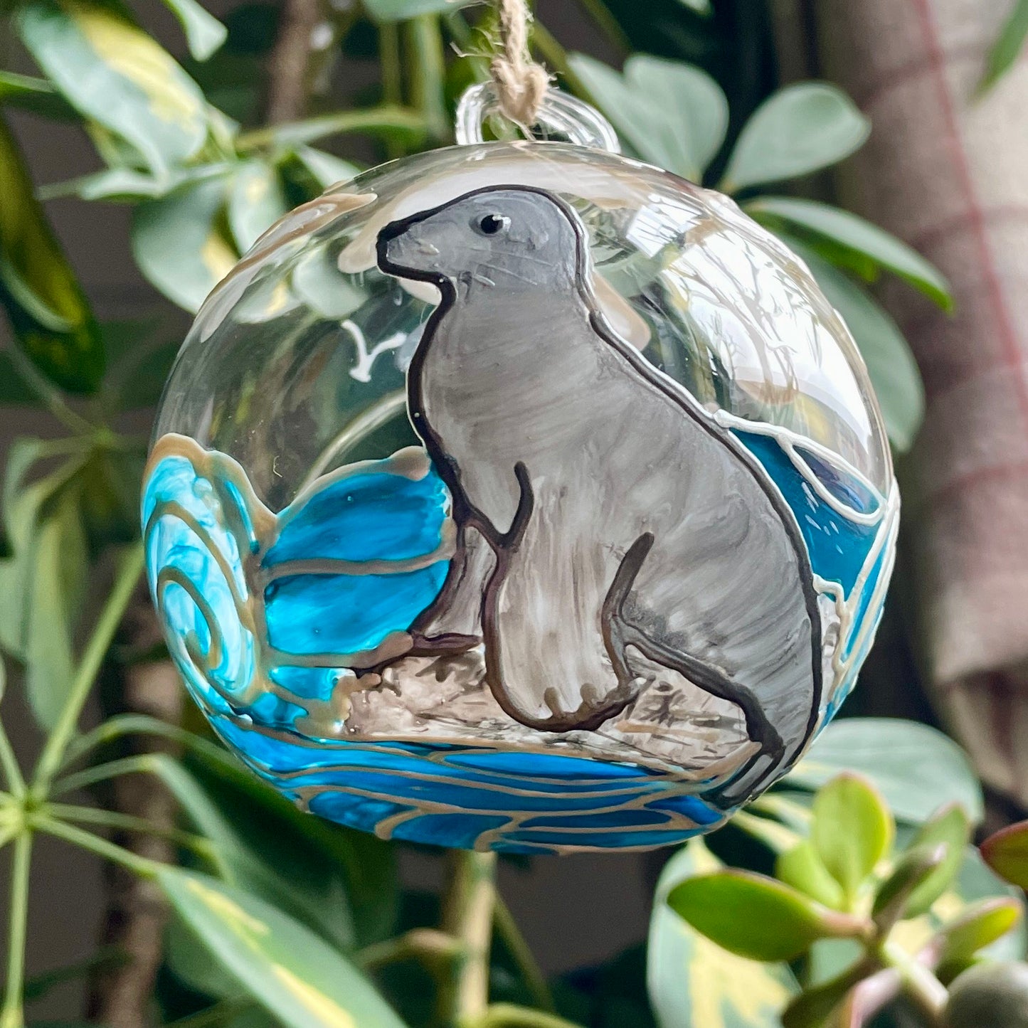 Seal~ Hanging tealight candleholder