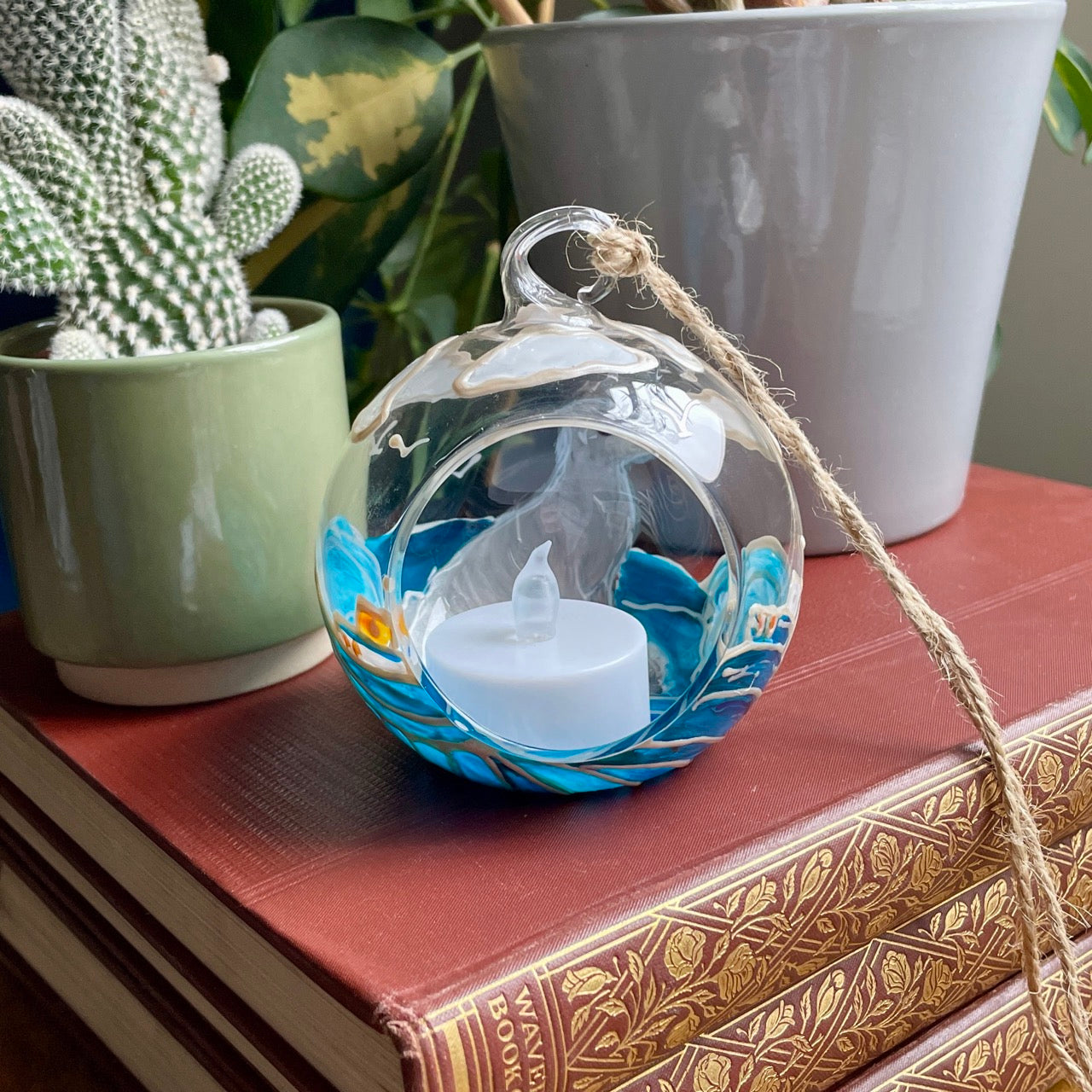 Seal~ Hanging tealight candleholder