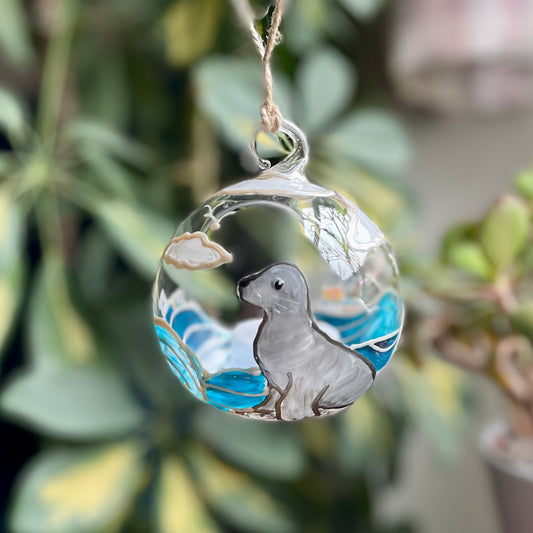 Seal~ Hanging tealight candleholder