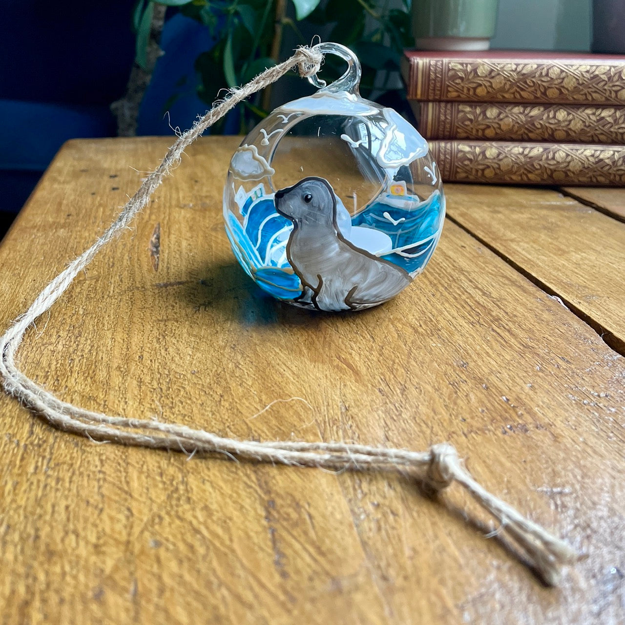 Seal~ Hanging tealight candleholder