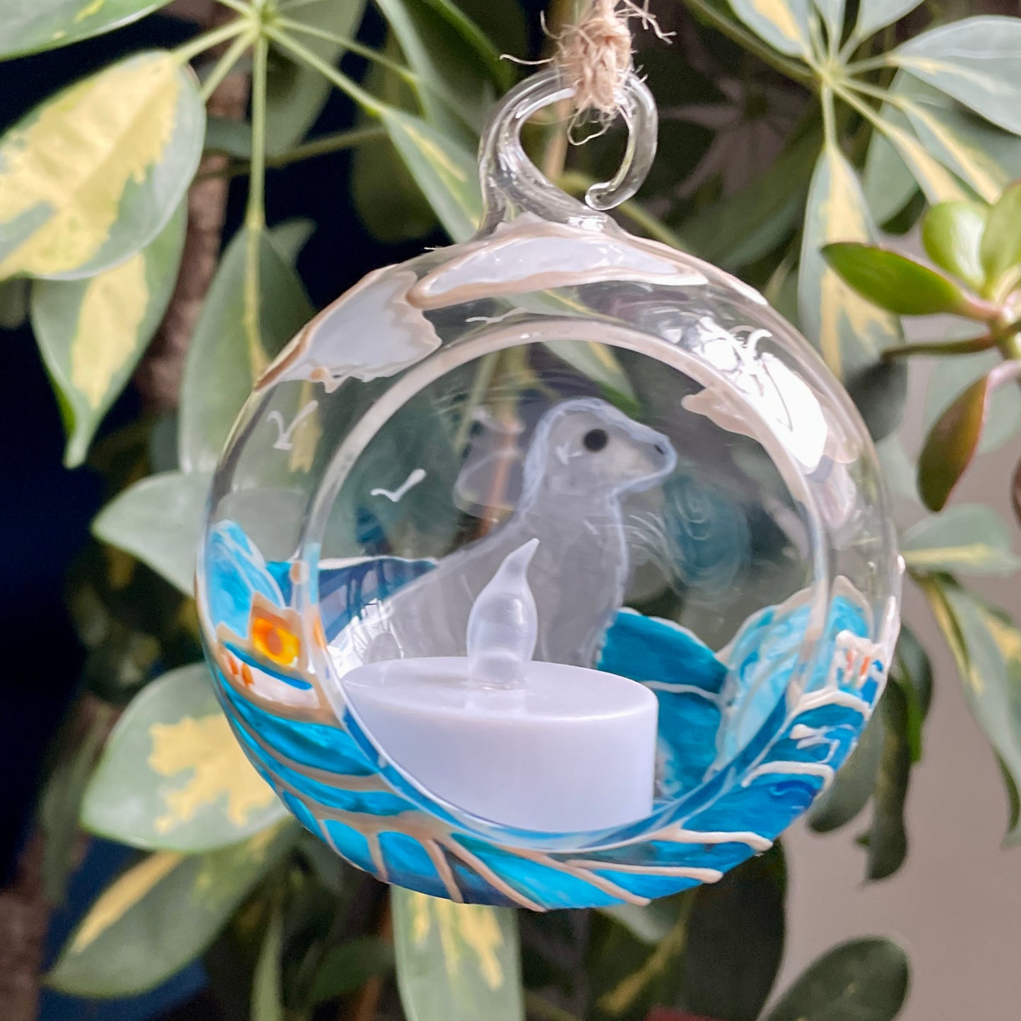 Seal~ Hanging tealight candleholder