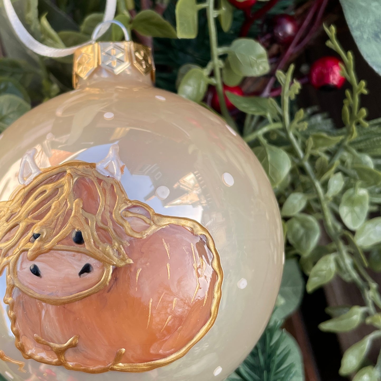 Highland cow~ Shiny glass large bauble