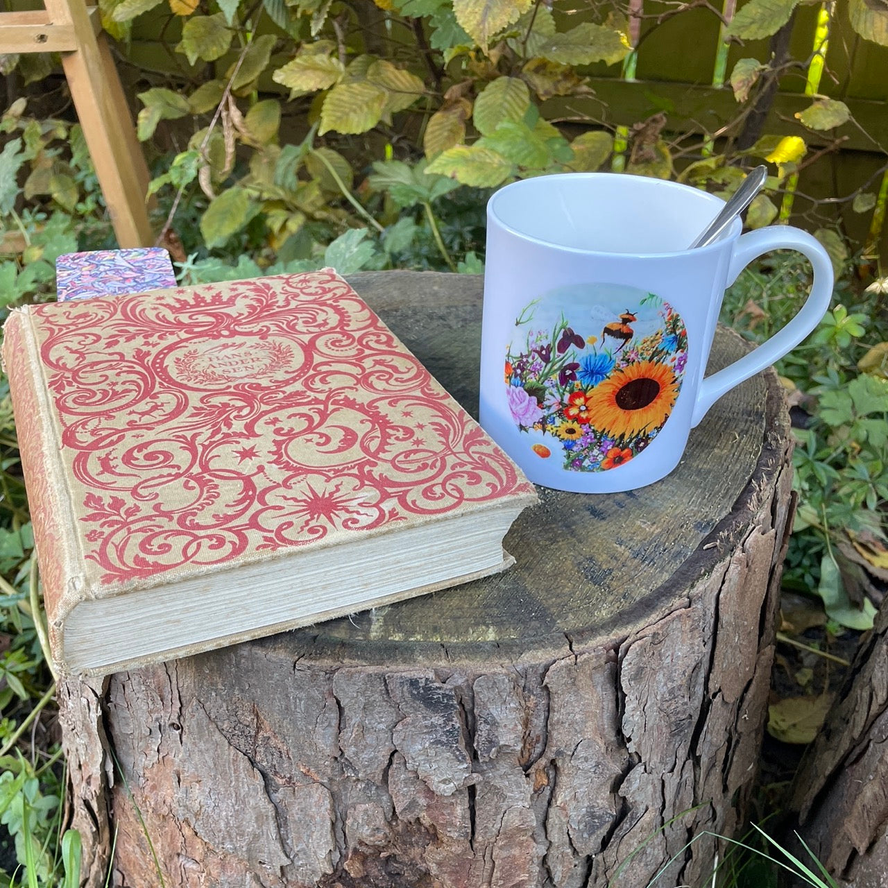 Bee colourful~ Bone china mug