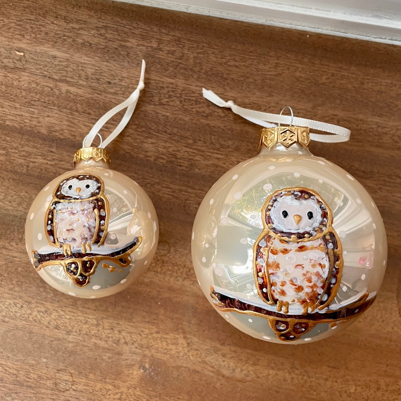 Owl in snow~ Shiny large glass bauble