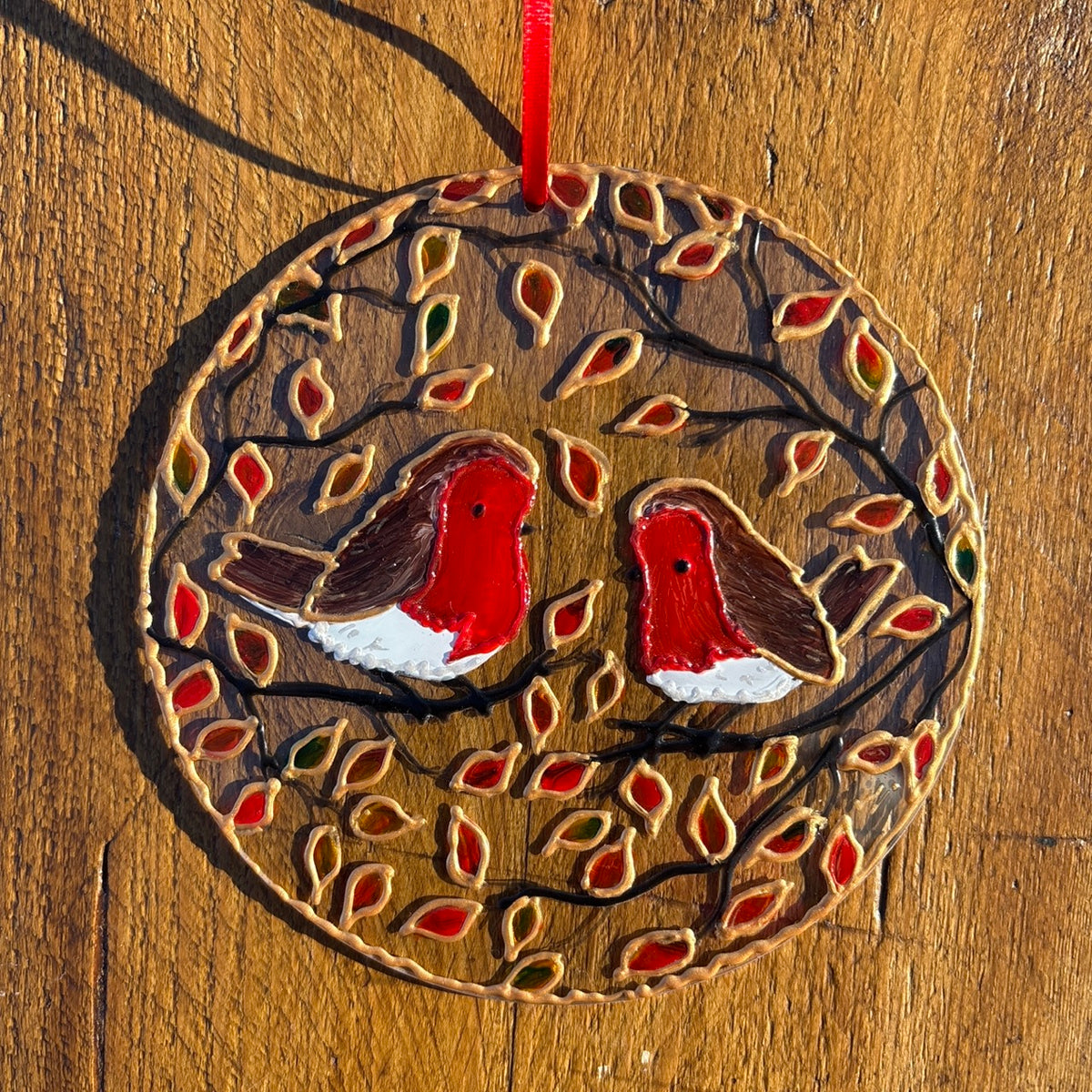 Robin couple~ Round suncatcher