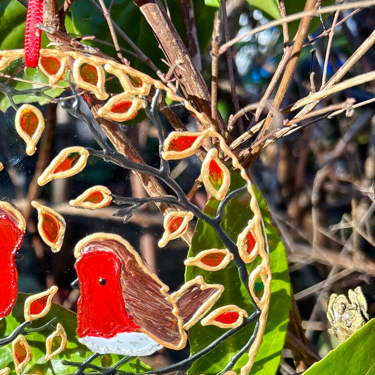 Robin couple~ Round suncatcher
