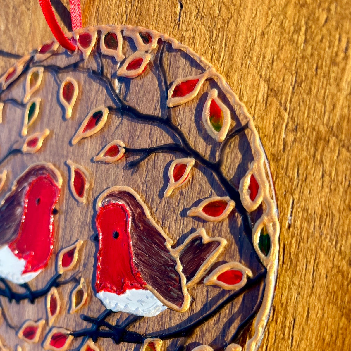 Robin couple~ Round suncatcher