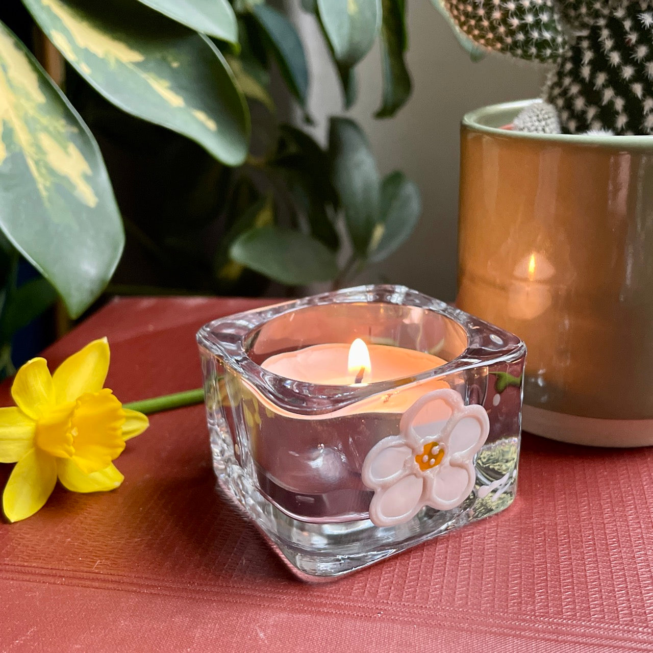 Daisy~ Square tealight candleholder
