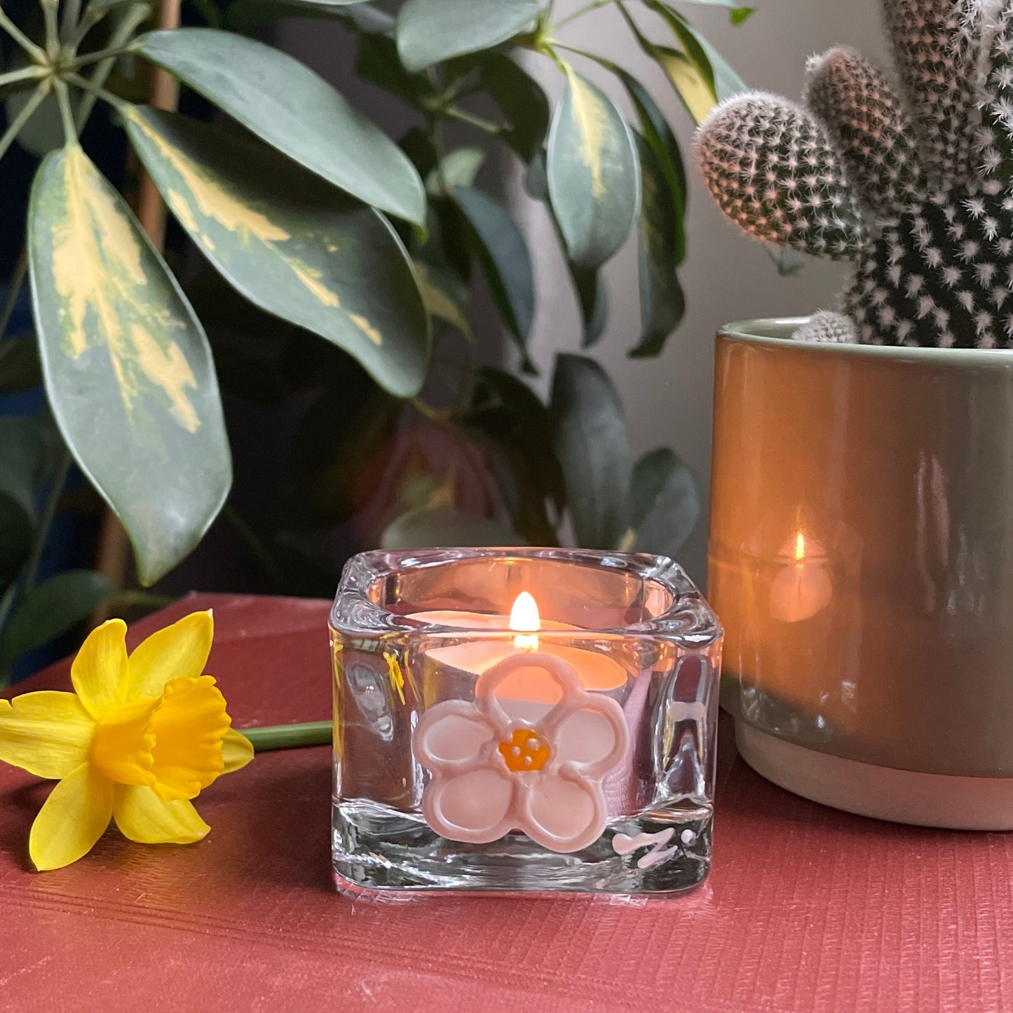 Daisy~ Square tealight candleholder