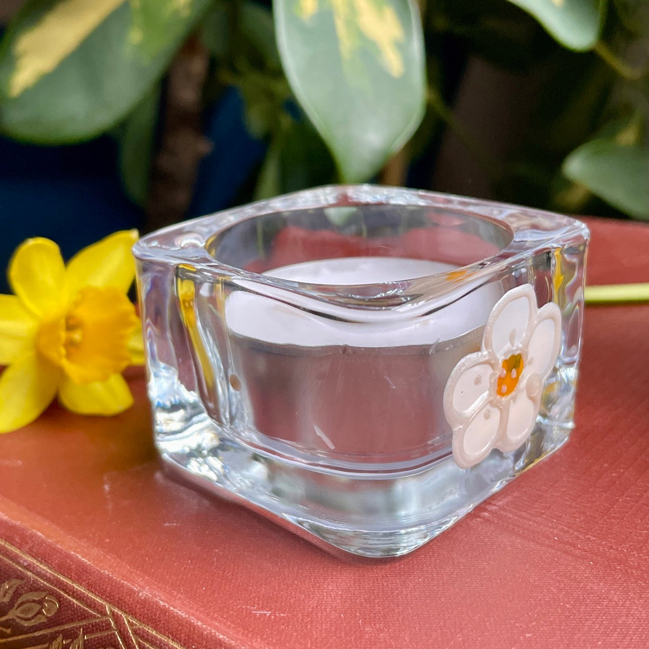 Daisy~ Square tealight candleholder