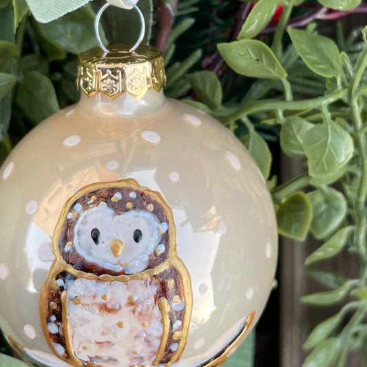 Owl in snow~ Shiny glass bauble