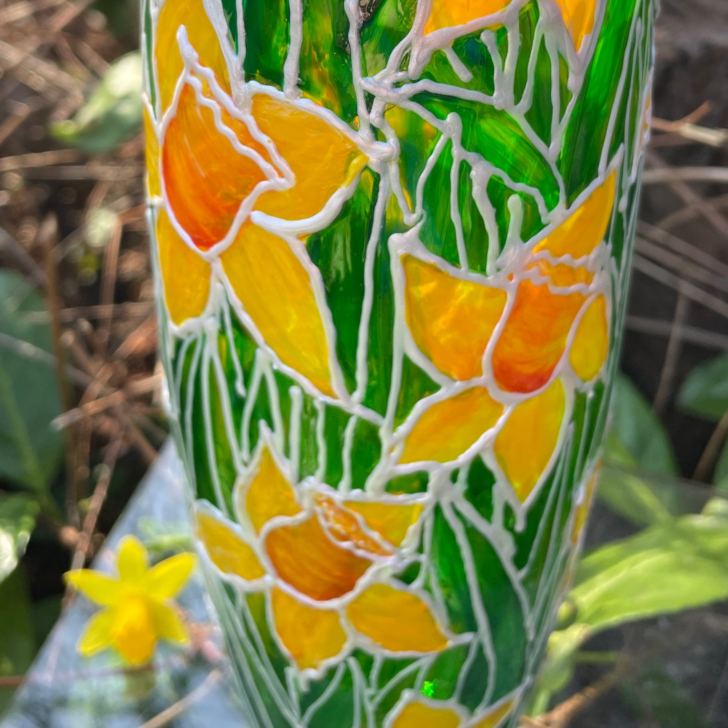 Daffodil field~ Vase