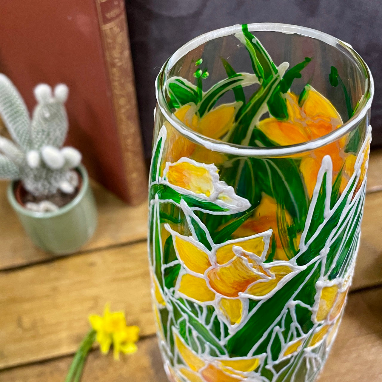 Daffodil field~ Vase