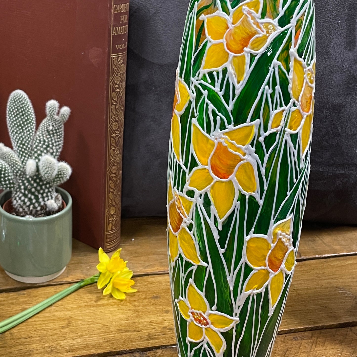 Daffodil field~ Vase