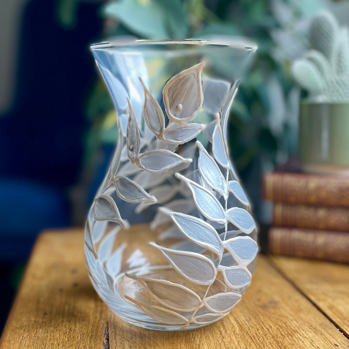 Silver leaves~ Vase