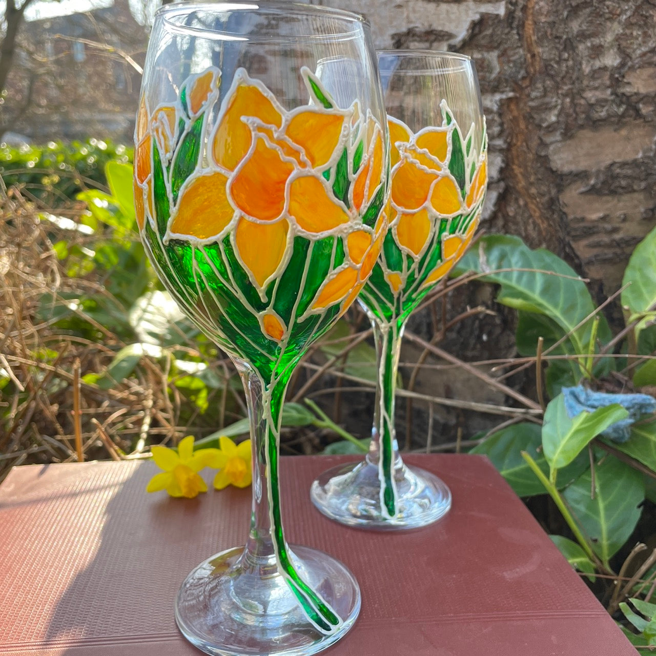 Daffodil field~ Wine glass