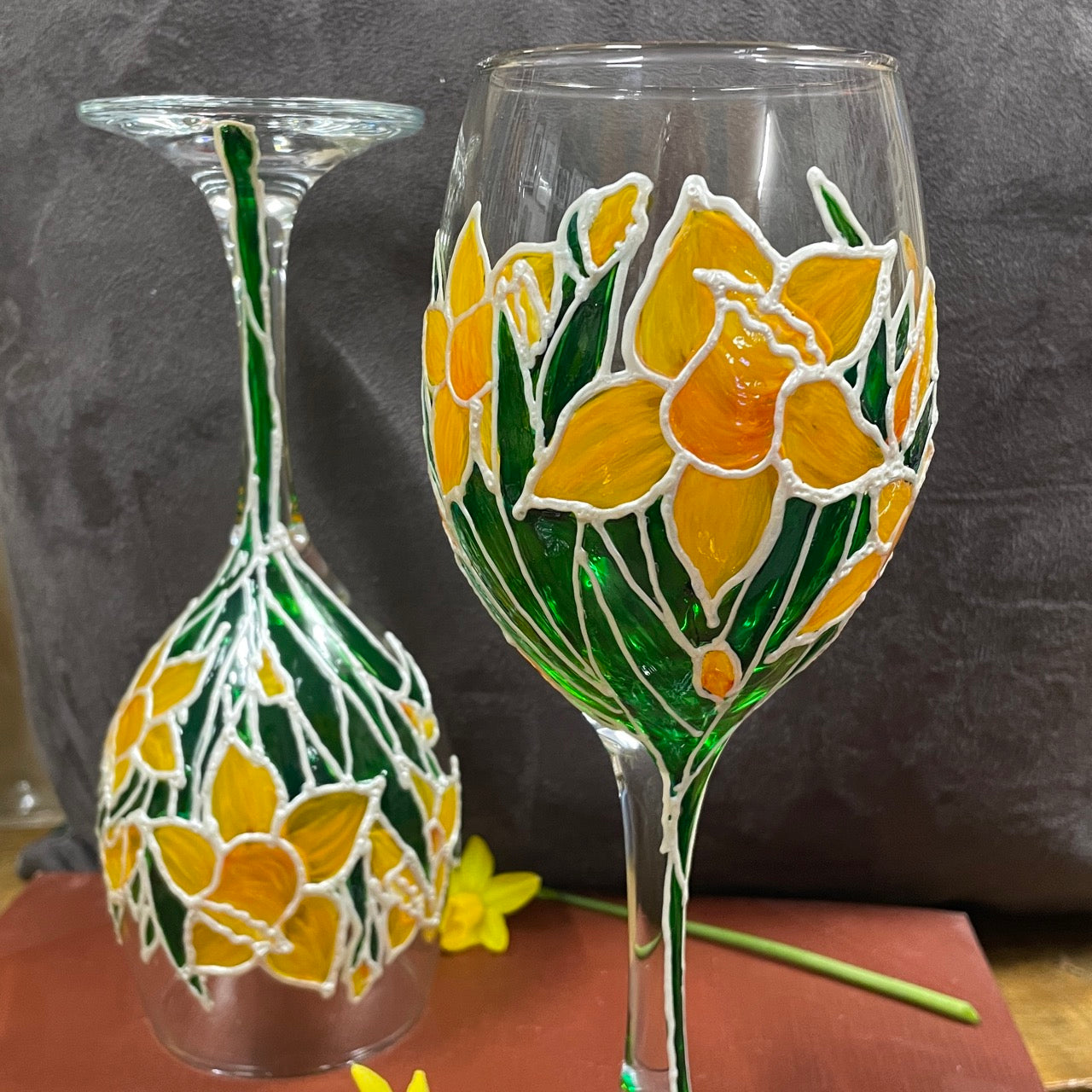 Daffodil field~ Wine glass