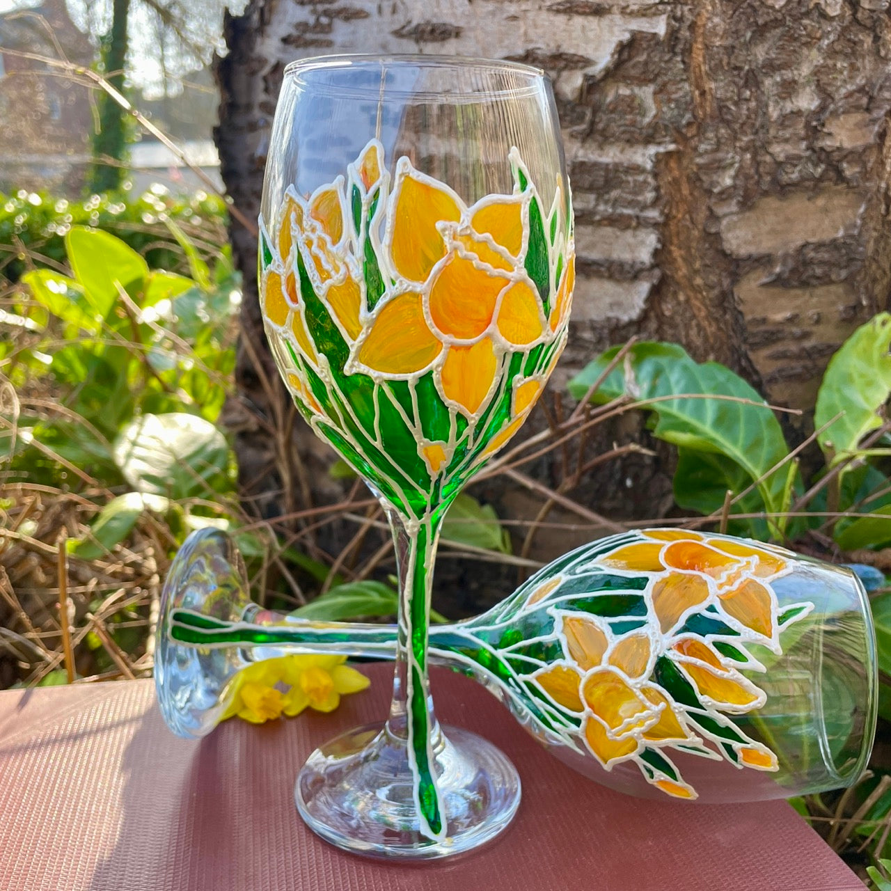 Daffodil field~ Wine glass