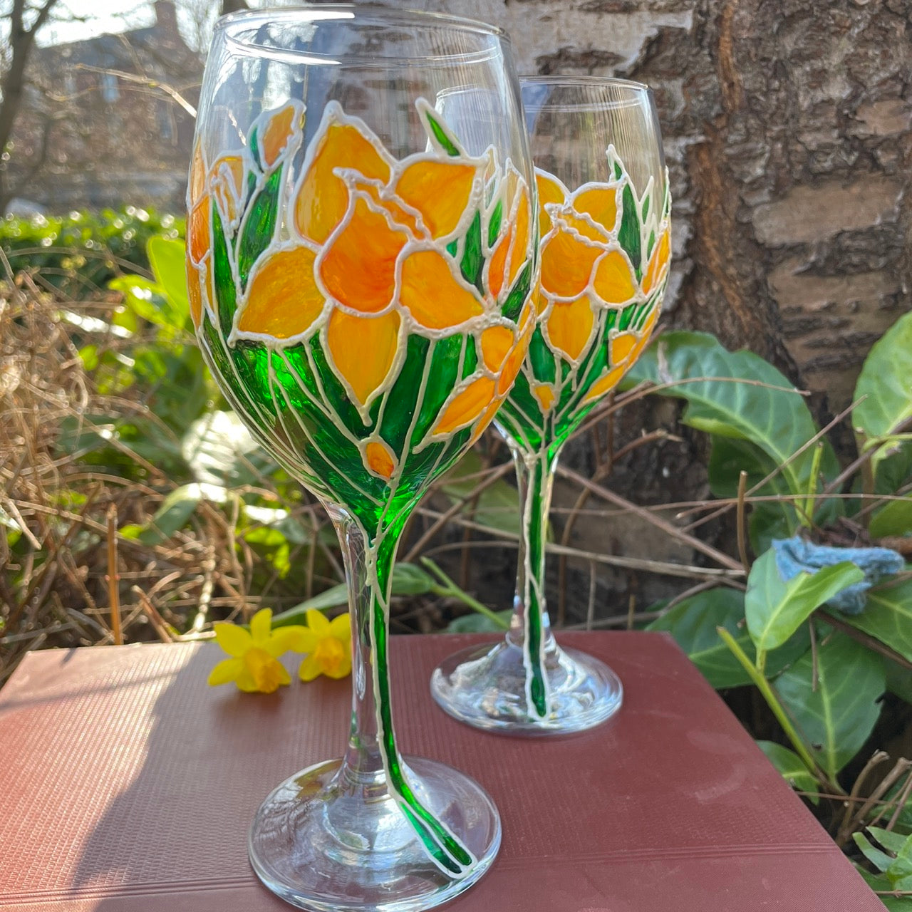 Daffodil field~ Wine glass