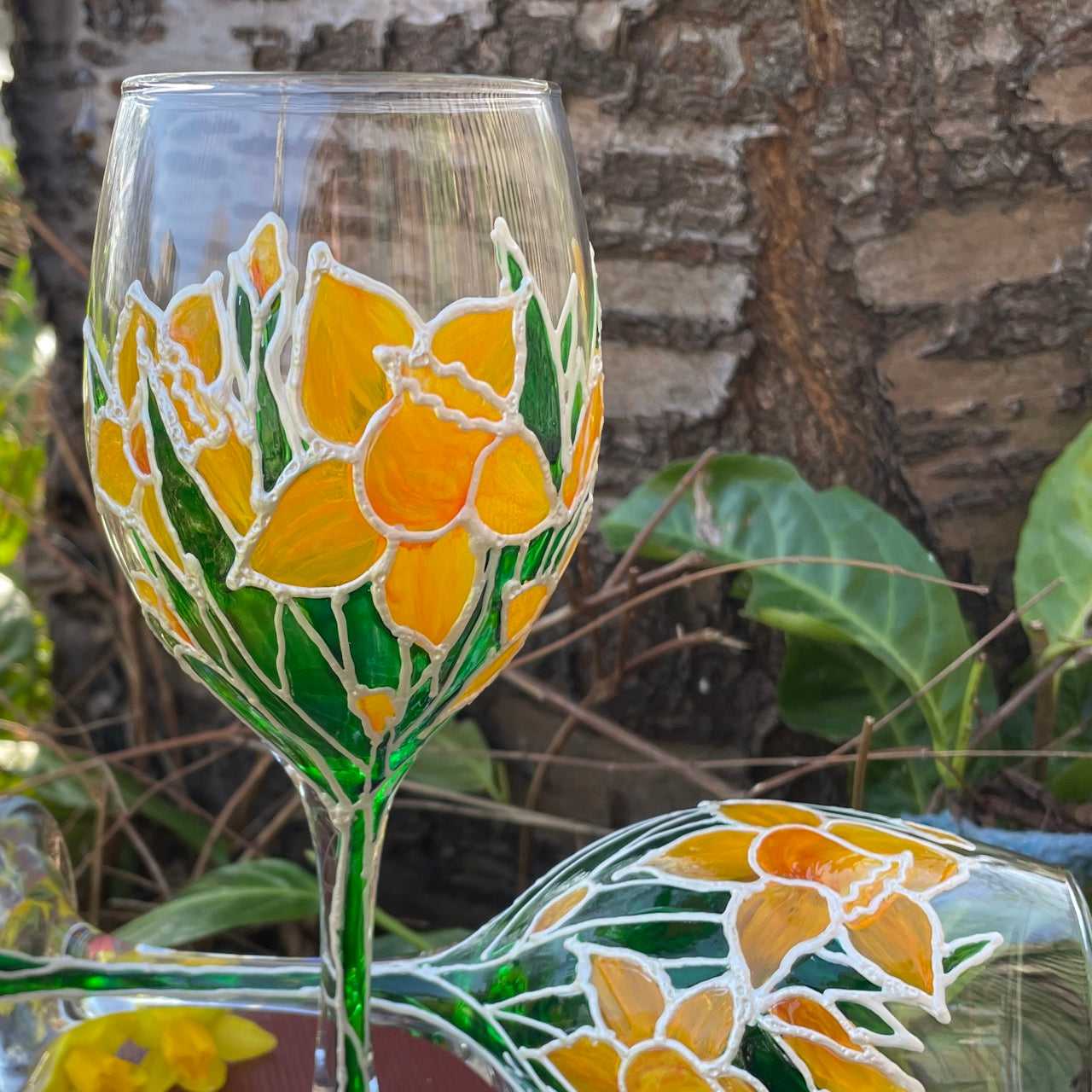 Daffodil field~ Wine glass