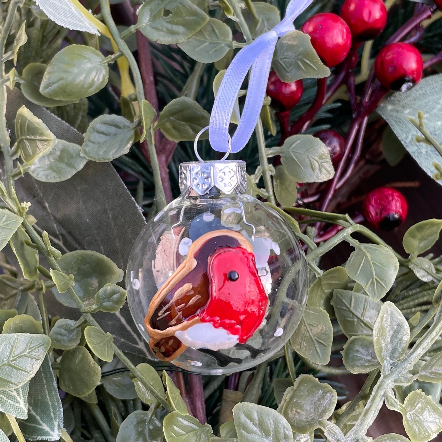 Robin in snow~ Dinky glass bauble